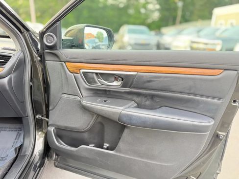 Used 2017 Honda CR-V Touring image 30