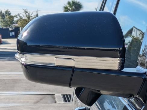 Used 2022 Lincoln Navigator Reserve image 13