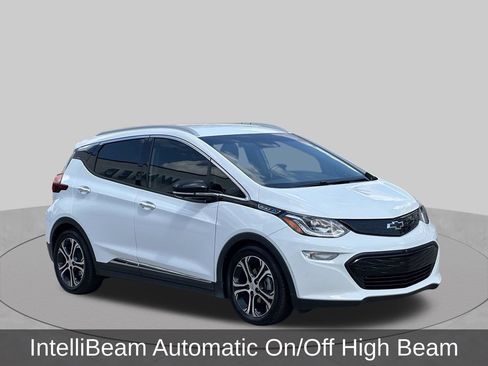 Used 2020 Chevrolet Bolt Premier w/ Infotainment Package FWD image 6