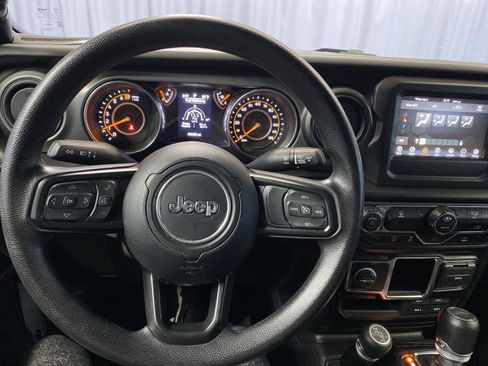 Certified 2022 Jeep Gladiator Sport image 19