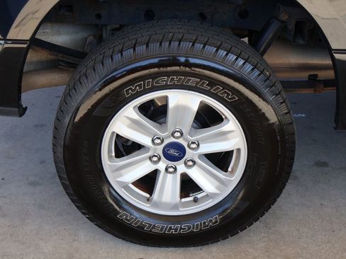 Used 2017 Ford F150 XLT image 46