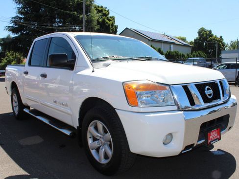 Used 2012 Nissan Titan SV w/ SV Value Truck Pkg RWD image 7