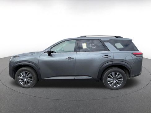 Used 2025 Nissan Pathfinder SV AWD/4WD image 4