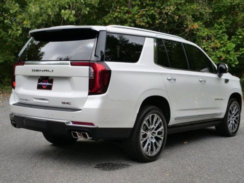 Used 2025 GMC Yukon Denali w/ Denali Reserve Package RWD image 9