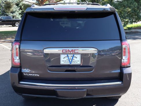 Used 2018 GMC Yukon Denali image 6