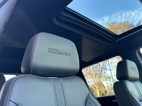 Used 2022 Chevrolet Silverado 2500 High Country w/ Z71 Off-Road Package image 18