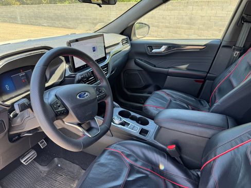 Used 2023 Ford Escape ST-Line w/ Tech Pack #1 FWD image 11