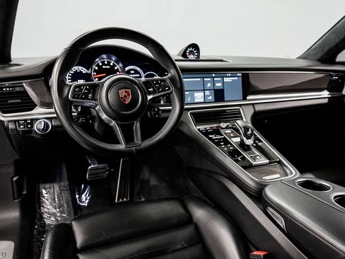 Used 2018 Porsche Panamera Turbo Sport Turismo AWD/4WD image 9