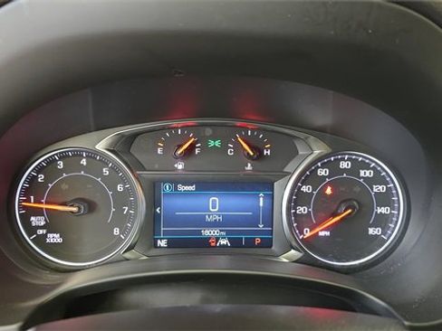 Used 2024 GMC Terrain SLE w/ Driver Convenience Package image 10