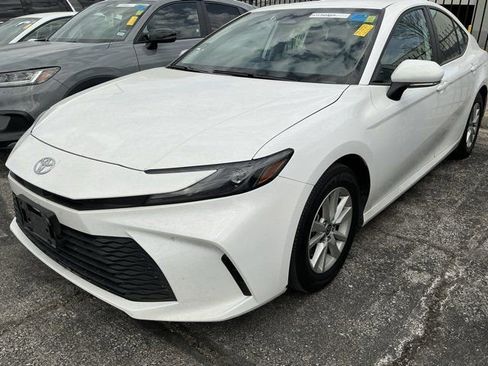 Used 2025 Toyota Camry LE image 13