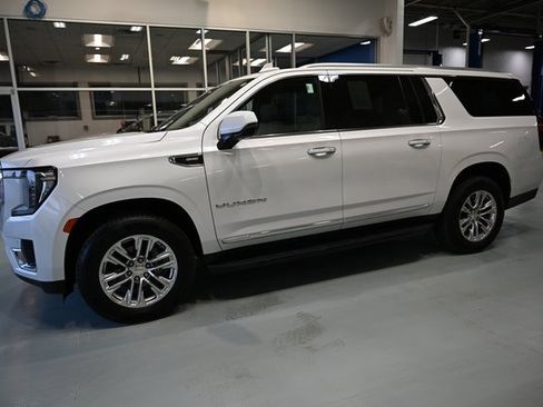 Used 2021 GMC Yukon XL SLT w/ SLT Premium Package image 7