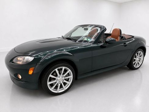 Used 2008 MAZDA MX-5 Miata Grand Touring w/ Premium Pkg RWD image 9