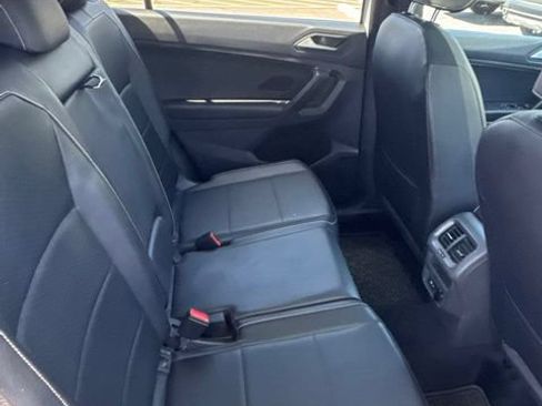 Used 2021 Volkswagen Tiguan SE FWD image 10