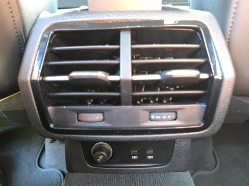 Used 2024 Audi Q3 2.0T Premium image 19