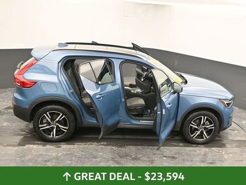 Used 2024 Volvo XC40 B5 Core image 67