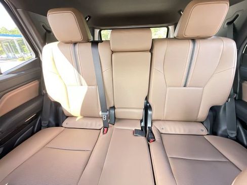 Used 2025 Toyota 4Runner Limited AWD/4WD image 15