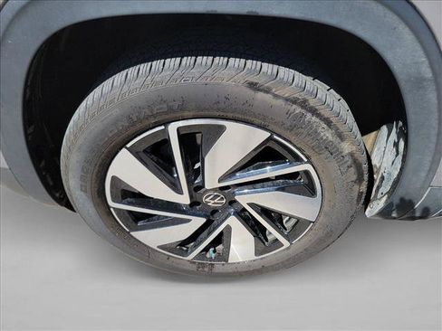 Used 2024 Volkswagen Atlas SEL AWD/4WD image 9