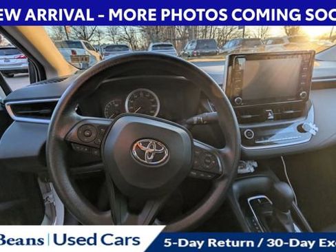 Used 2021 Toyota Corolla LE image 9
