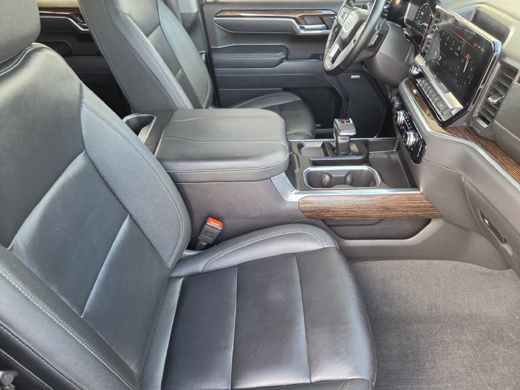 Used 2025 GMC Sierra 1500 Elevation w/ Elevation Premium Package AWD/4WD image 14
