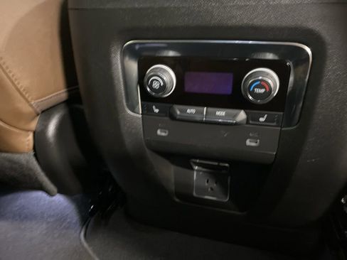 Used 2022 Chevrolet Tahoe High Country image 38