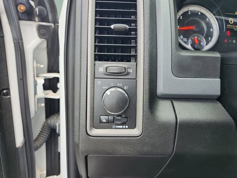 Used 2019 RAM 1500 Tradesman w/ Popular Equipment Group RWD image 13