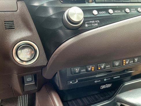 Used 2021 Lexus ES 250 w/ Luxury Package image 24