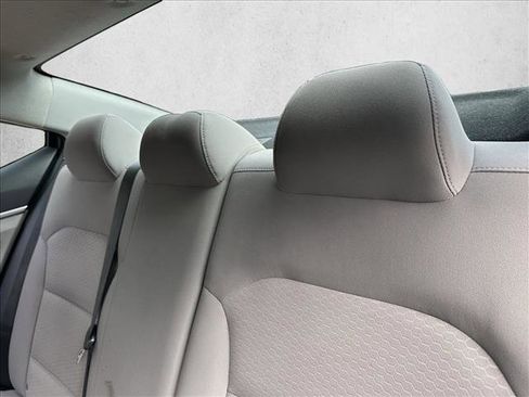 Used 2020 Hyundai Elantra SEL image 24