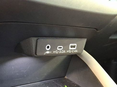 Certified 2025 Subaru Forester Limited AWD/4WD image 22