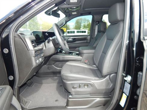 Used 2026 Chevrolet Suburban Z71 w/ Comfort Package AWD/4WD image 25