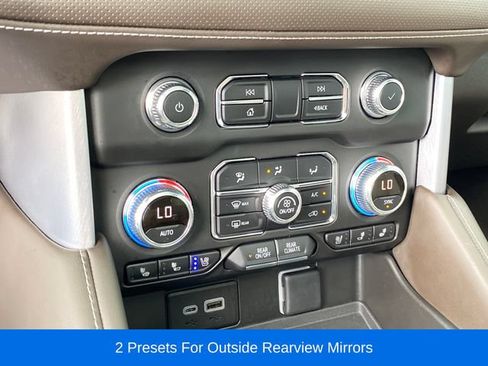 Certified 2023 GMC Yukon SLT w/ SLT Luxury Package AWD/4WD image 14
