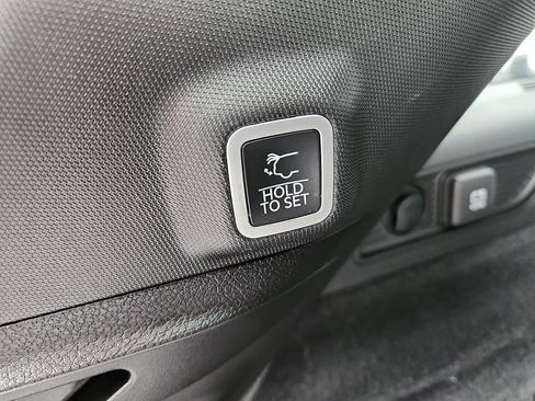 Used 2024 Jeep Grand Cherokee Summit w/ Luxury Tech Group V image 8