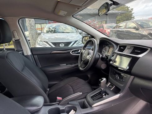 Used 2019 Nissan Sentra SV w/ Exterior Package image 11