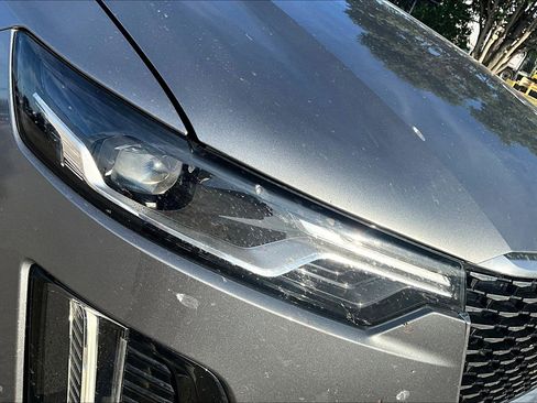 Used 2020 Cadillac XT6 Premium Luxury image 28