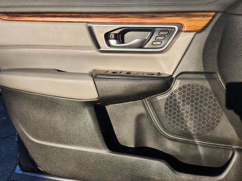 Used 2021 Honda CR-V Touring image 11