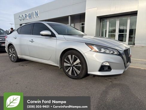 Used 2020 Nissan Altima 2.5 SL image 1