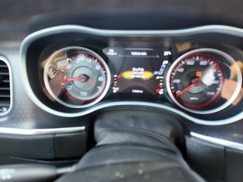 Used 2015 Dodge Charger SXT w/ AWD Premium Group image 11