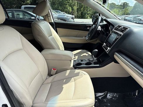 Used 2018 Subaru Outback 2.5i Limited AWD/4WD image 19