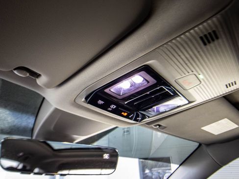 Certified 2024 Volkswagen Atlas SE FWD image 31