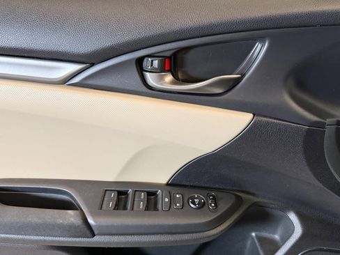 Used 2018 Honda Civic Sport image 17