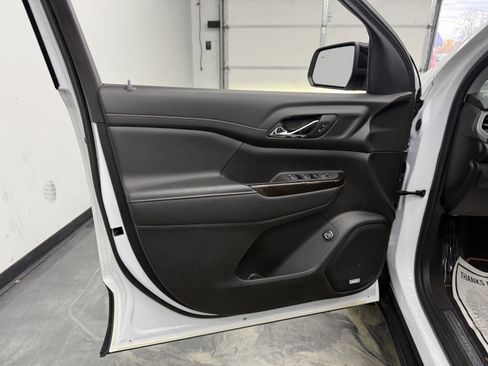 Used 2021 GMC Acadia AT4 image 12