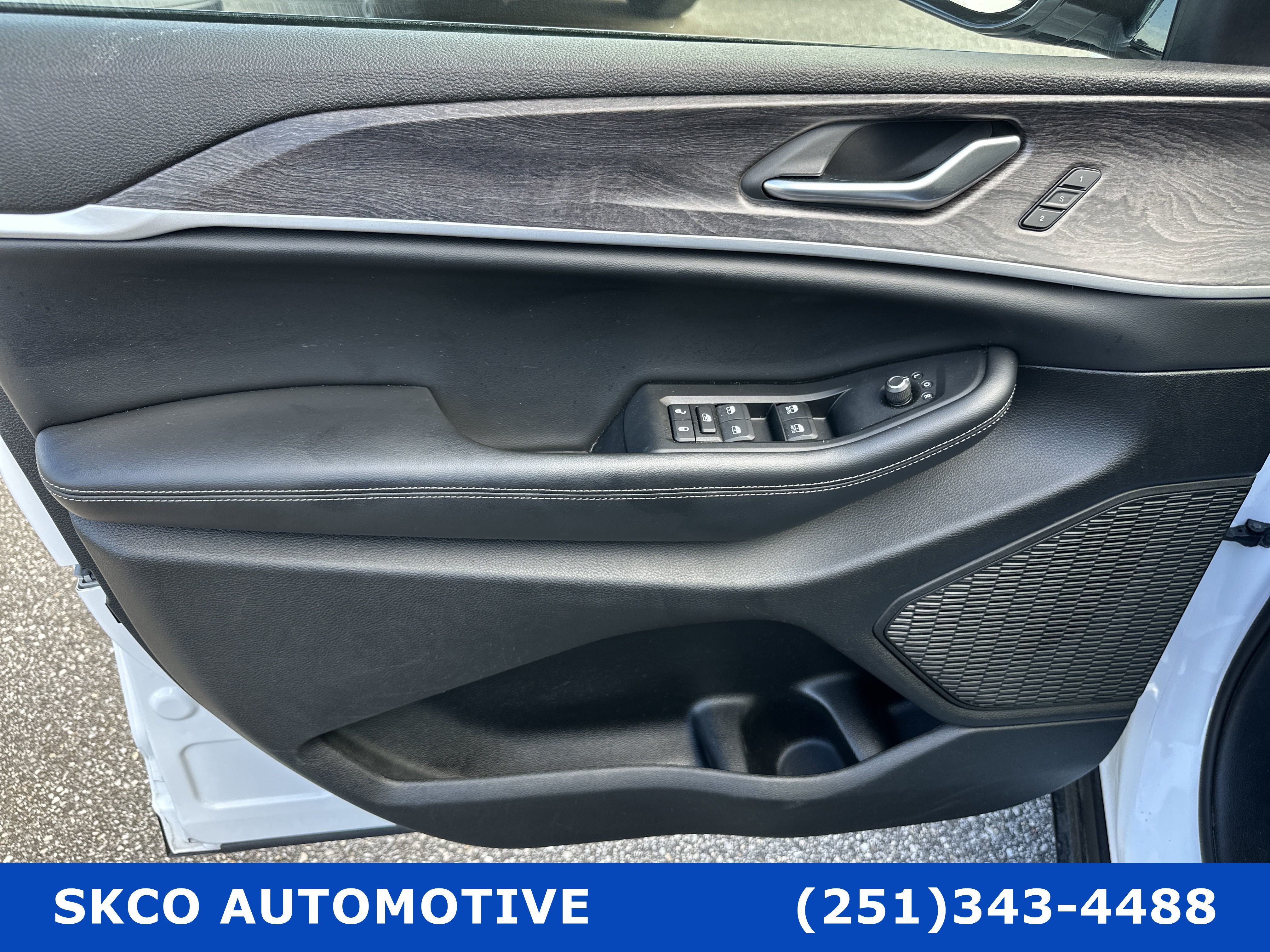 Used 2024 Jeep Grand Cherokee Limited AWD/4WD image 12