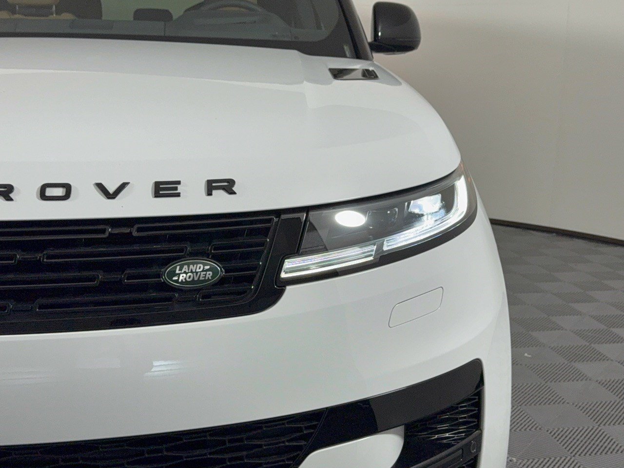 New 2026 Land Rover Range Rover Sport Dynamic SE AWD/4WD image 12