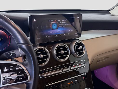 Used 2022 Mercedes-Benz GLC 300 w/ Premium Package Lite image 18