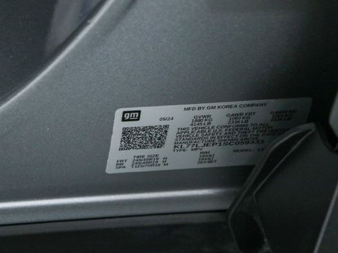 Used 2025 Chevrolet Trax RS w/ Sunroof Package FWD image 32