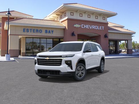New 2026 Chevrolet Traverse LT w/ LPO, Floor Liner Package FWD image 32