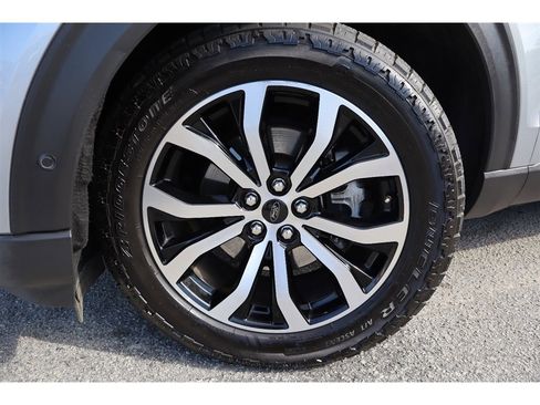 Used 2020 Ford Explorer ST w/ Premium Technology Package image 9