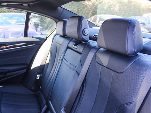 Certified 2023 BMW 530e w/ Convenience Package image 18