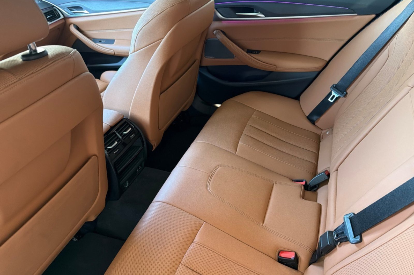Used 2023 BMW 530i w/ Premium Package RWD image 11
