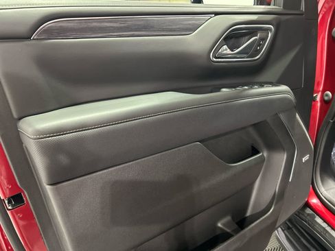 Used 2023 GMC Yukon XL SLT w/ SLT Luxury Package AWD/4WD image 31