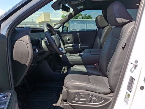 Certified 2026 Hyundai Palisade Calligraphy FWD image 13